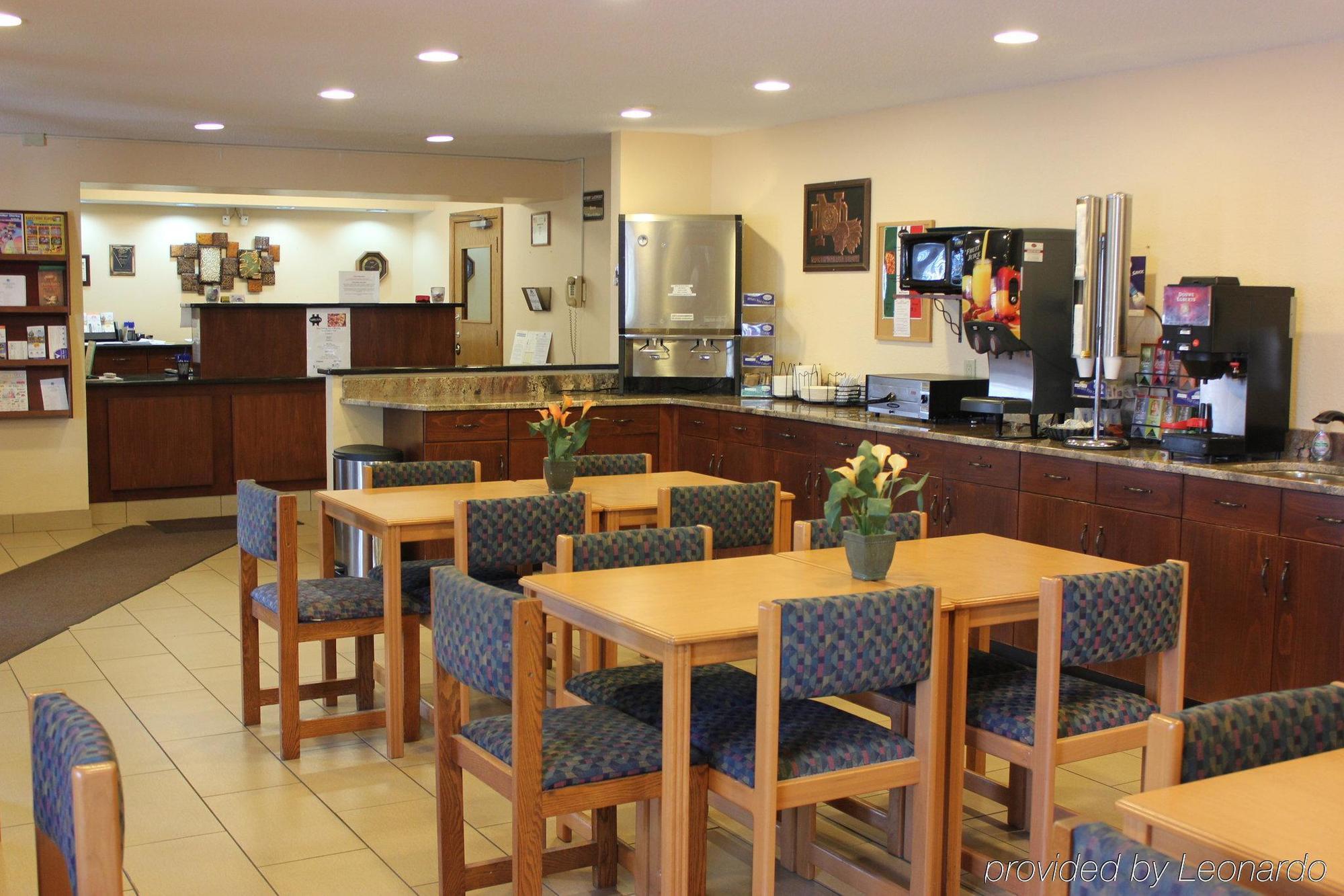 Americas Best Value Inn Grand Forks Restaurace fotografie