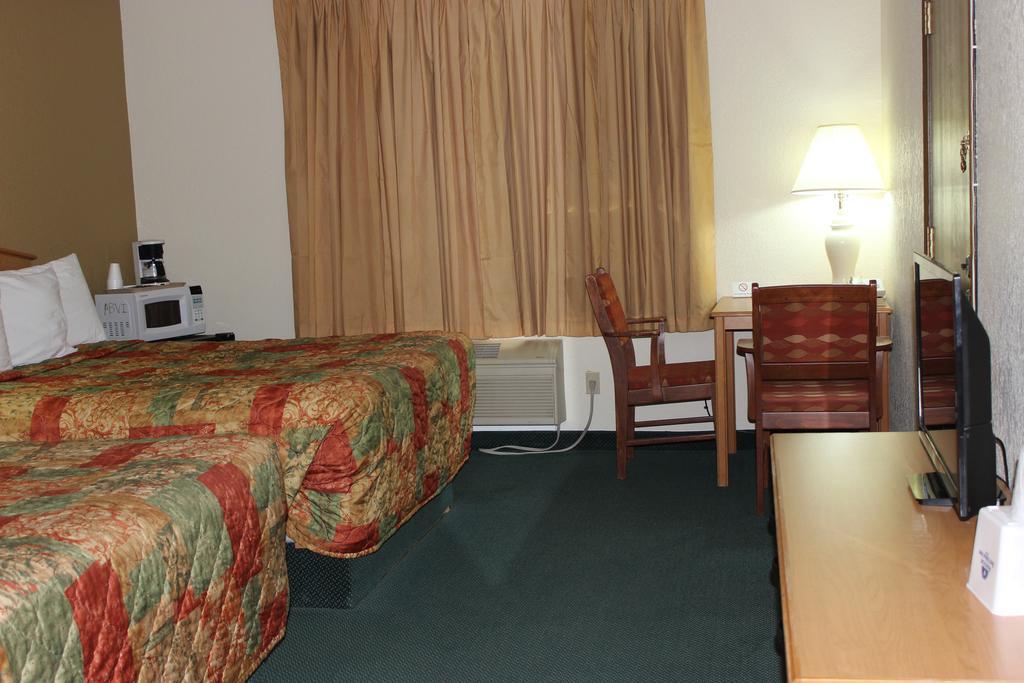 Americas Best Value Inn Grand Forks Exteriér fotografie