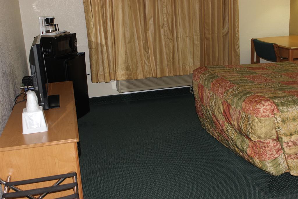 Americas Best Value Inn Grand Forks Exteriér fotografie
