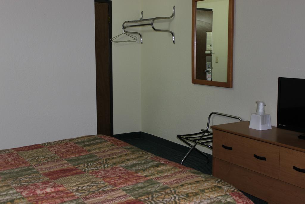 Americas Best Value Inn Grand Forks Exteriér fotografie