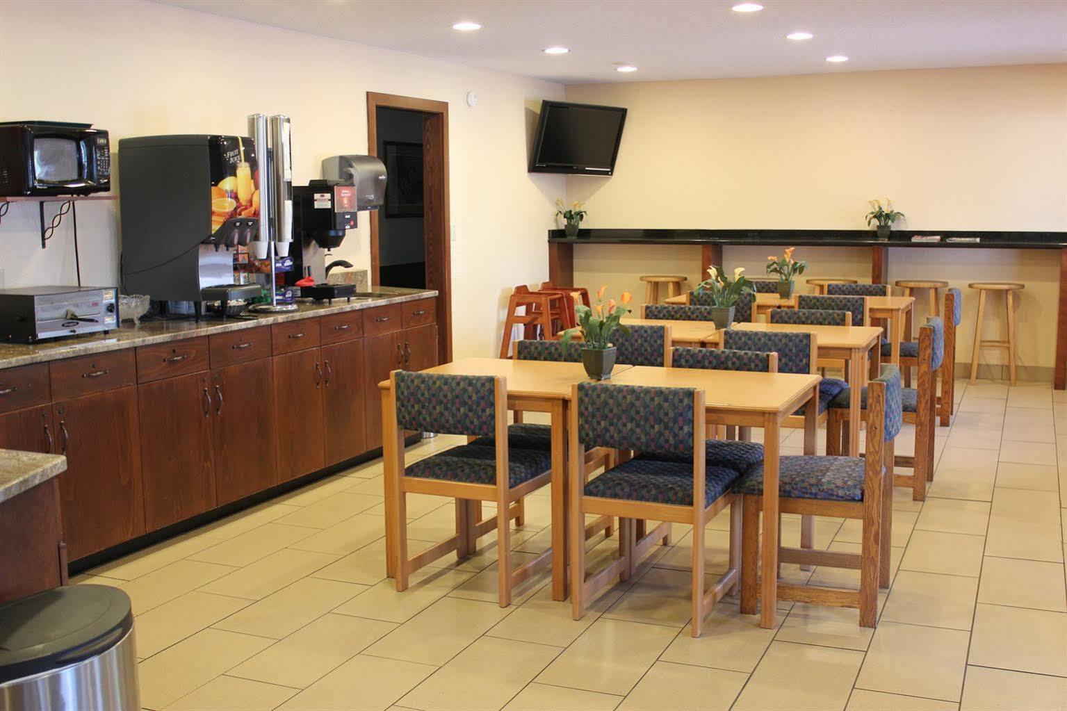 Americas Best Value Inn Grand Forks Restaurace fotografie