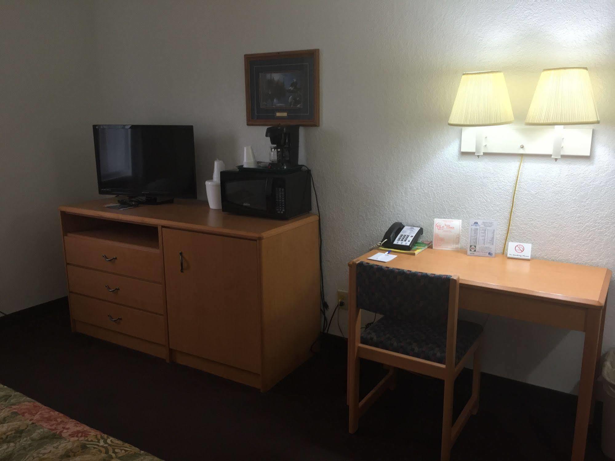 Americas Best Value Inn Grand Forks Exteriér fotografie