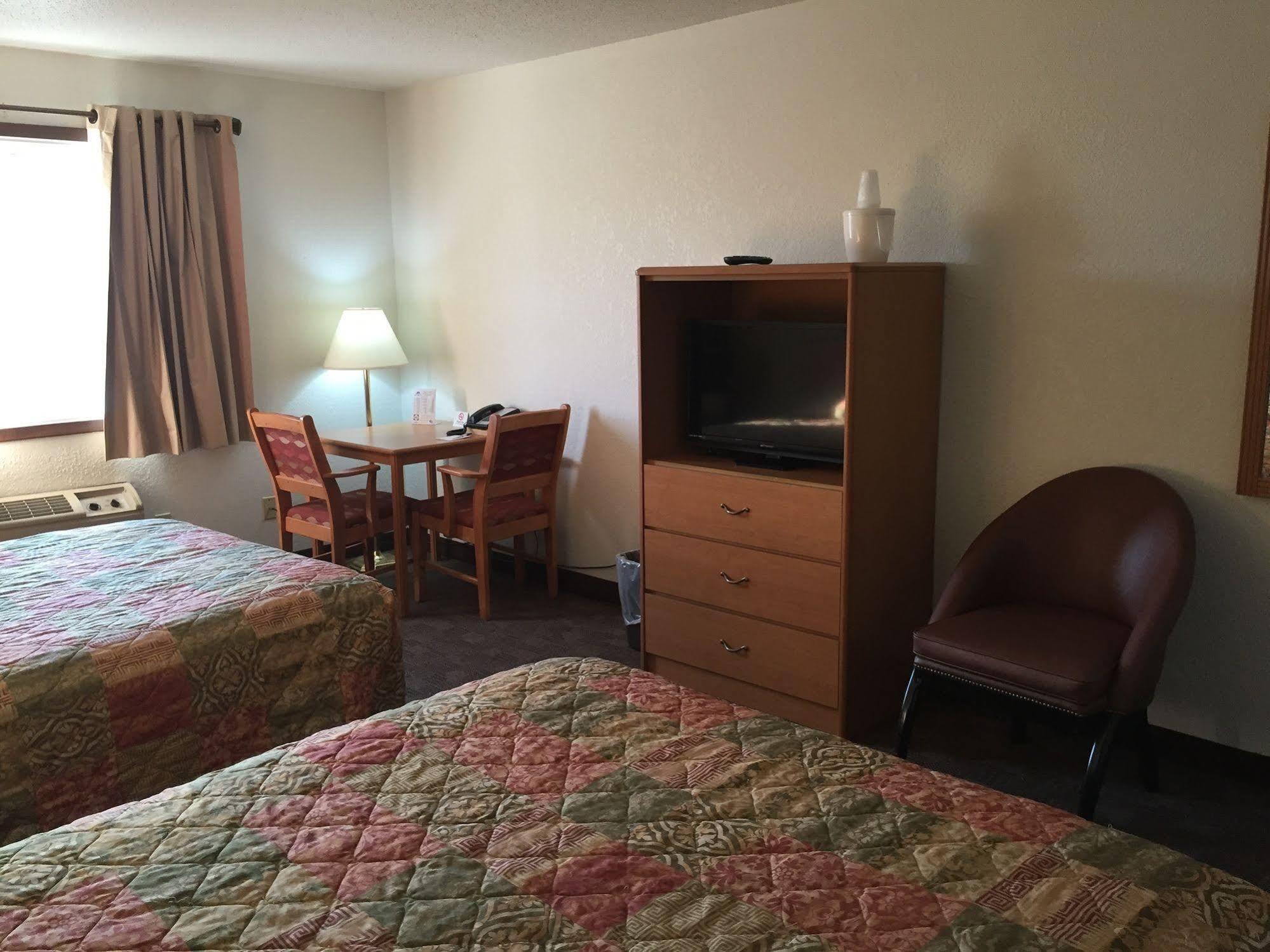 Americas Best Value Inn Grand Forks Exteriér fotografie