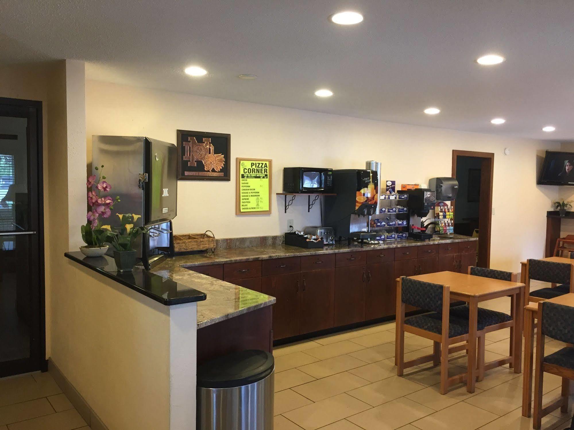 Americas Best Value Inn Grand Forks Exteriér fotografie