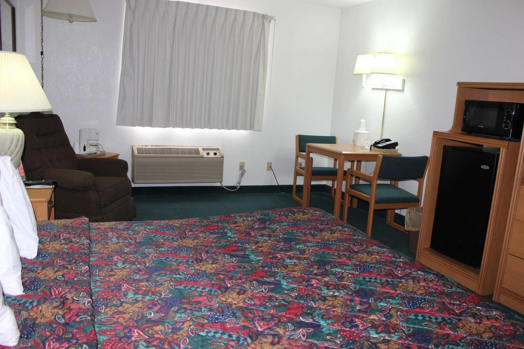 Americas Best Value Inn Grand Forks Exteriér fotografie