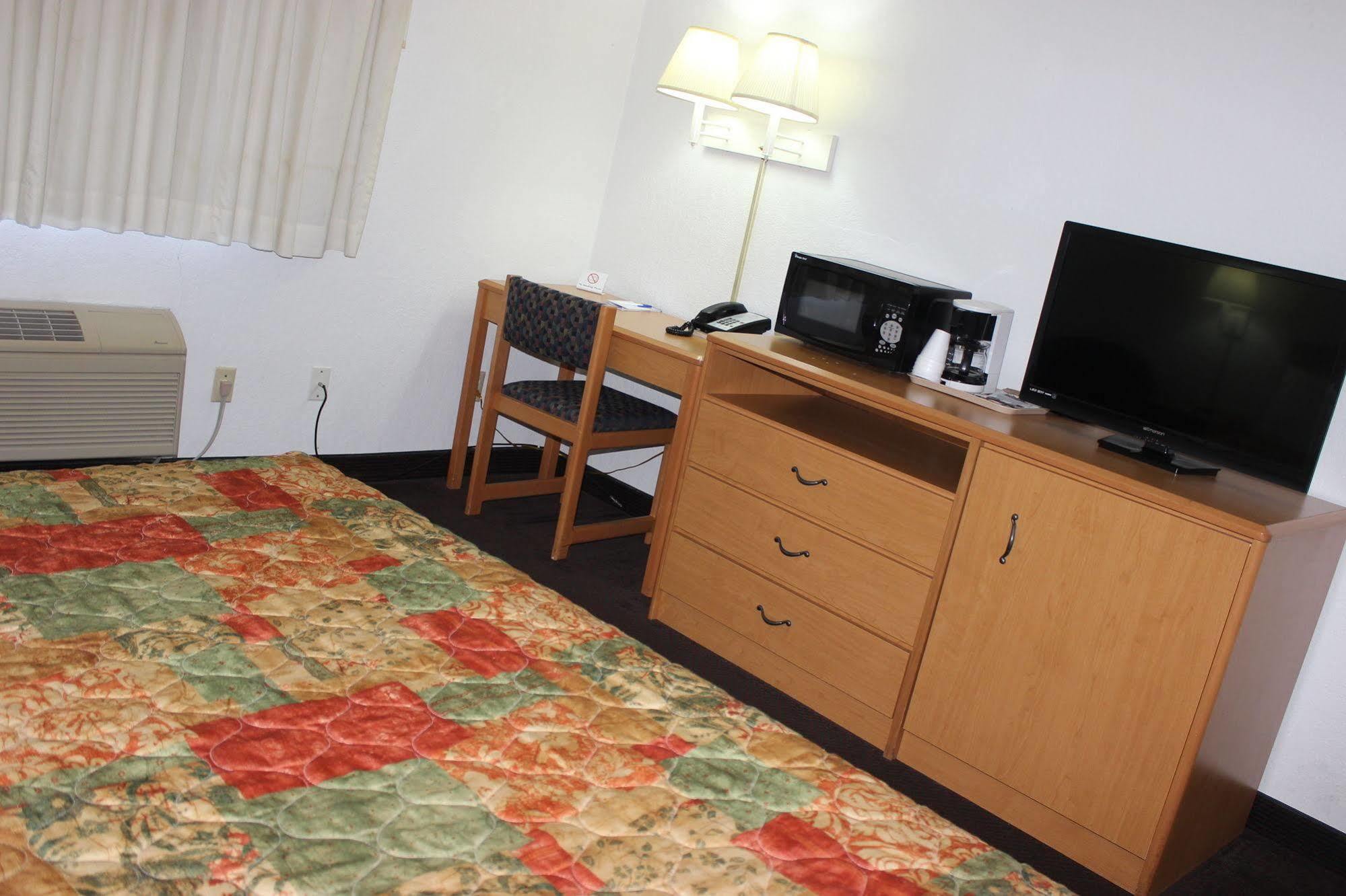 Americas Best Value Inn Grand Forks Exteriér fotografie